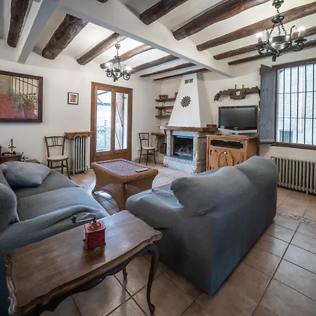 Casa Lola Torres del Obispo